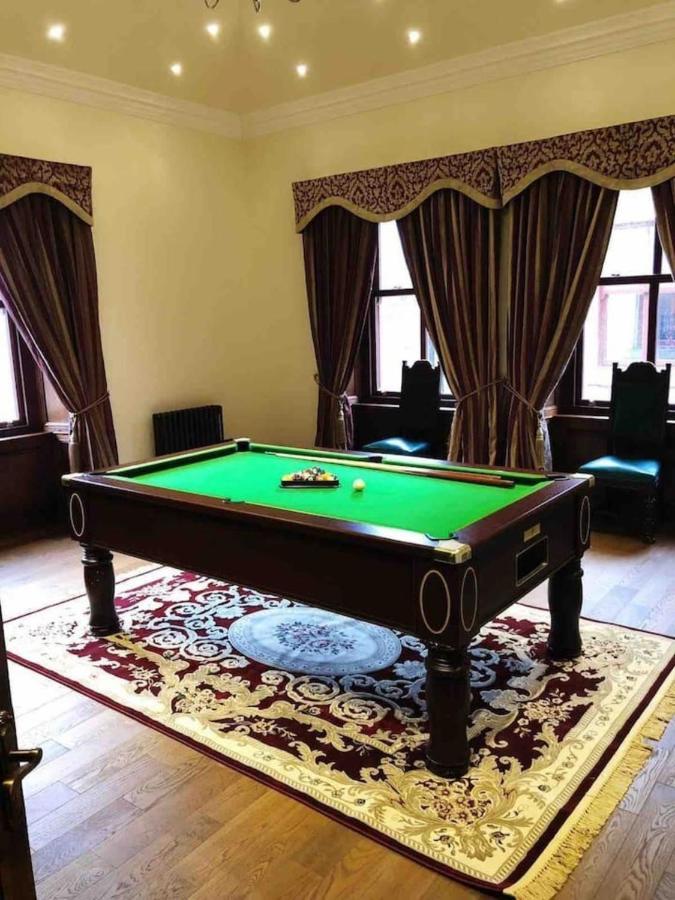 Beautiful 4-Bed Villa In กลาสโกว์ ภายนอก รูปภาพ