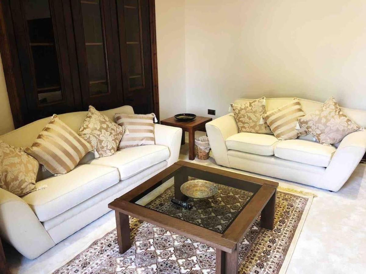 Beautiful 4-Bed Villa In กลาสโกว์ ภายนอก รูปภาพ