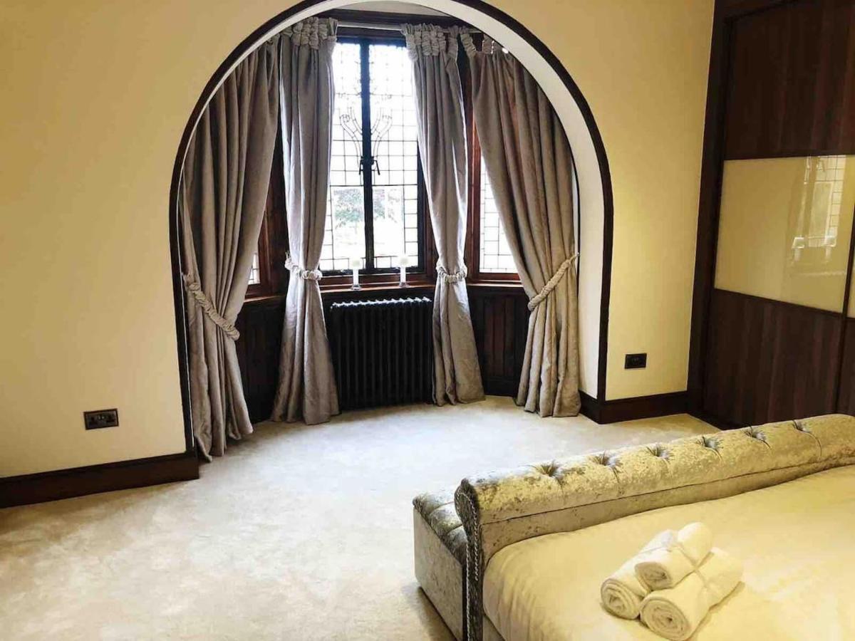Beautiful 4-Bed Villa In กลาสโกว์ ภายนอก รูปภาพ